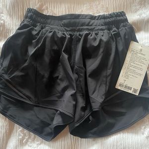 Lululemon hotty hot lined shorts 4” black NWT